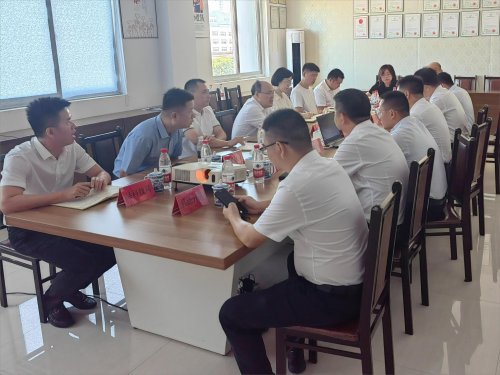 政協(xié)楊義壇副主席蒞臨指導，調(diào)研企業(yè)金融情況的新聞圖片